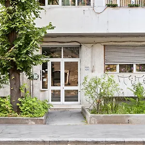  Apartment City Heart Retreat Elegant